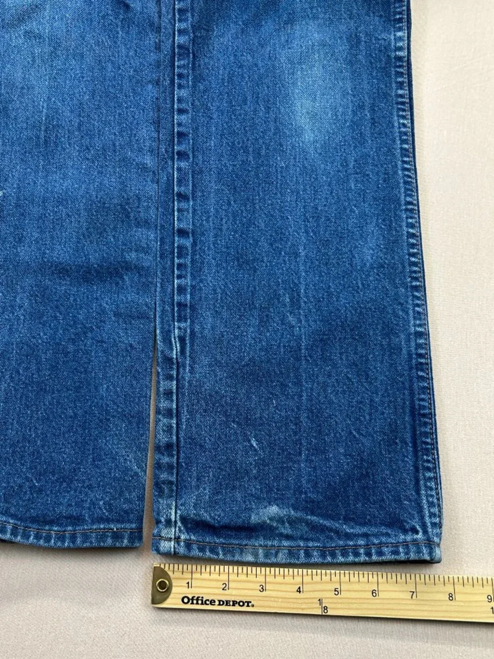 Wrangler Straight Jeans Mens Size 32x33 Blue Denim Vintage 13MWZ Made in USA